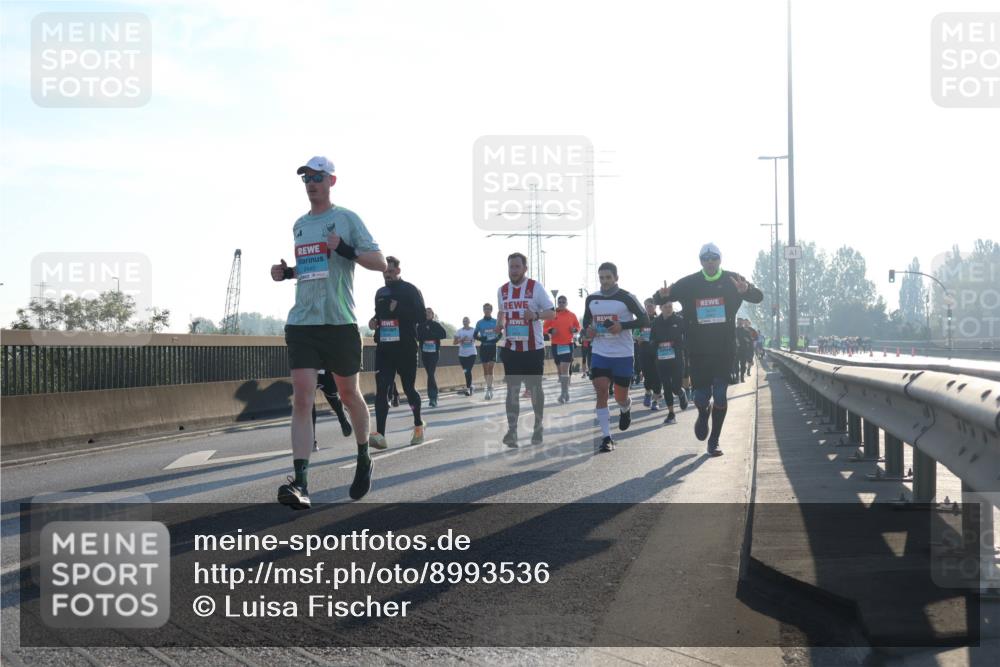 03.10.2025 - Köhlbrandbrückenlauf Luisa Fischer http://msf.ph/oto/8993536 03.10.2025 10:19:45 Position 3  meine-sportfotos.de