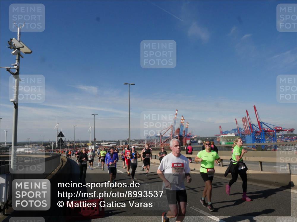 03.10.2025 - Köhlbrandbrückenlauf Matties Gatica Varas http://msf.ph/oto/8993537 03.10.2025 12:46:28 Position 2 4563 meine-sportfotos.de