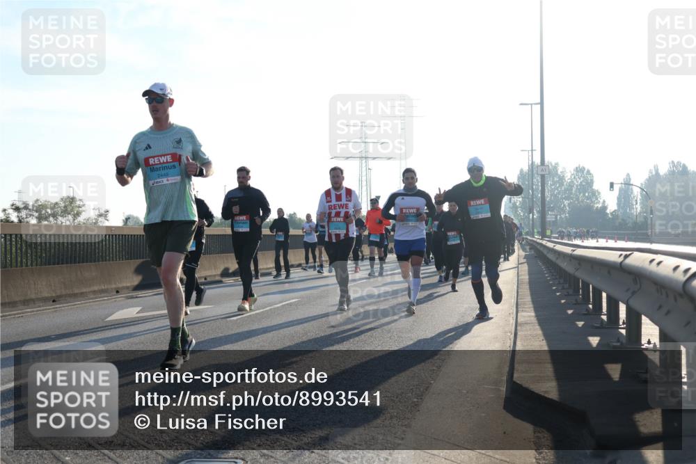 03.10.2025 - Köhlbrandbrückenlauf Luisa Fischer http://msf.ph/oto/8993541 03.10.2025 10:19:45 Position 3 2449 meine-sportfotos.de