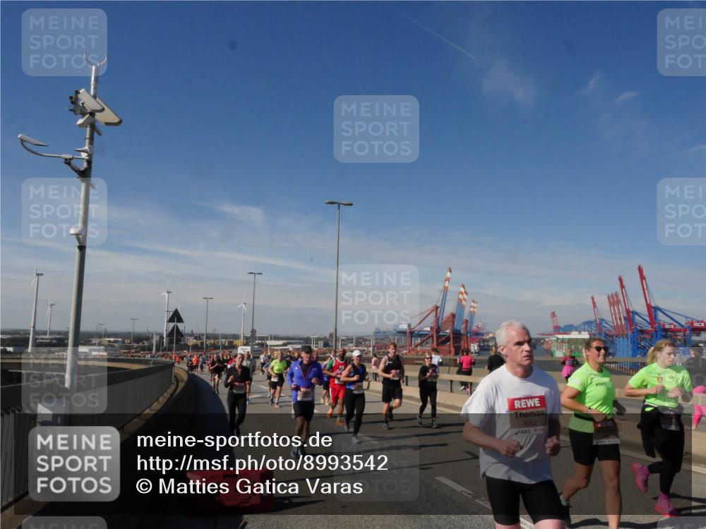 03.10.2025 - Köhlbrandbrückenlauf Matties Gatica Varas http://msf.ph/oto/8993542 03.10.2025 12:46:29 Position 2 4563 meine-sportfotos.de