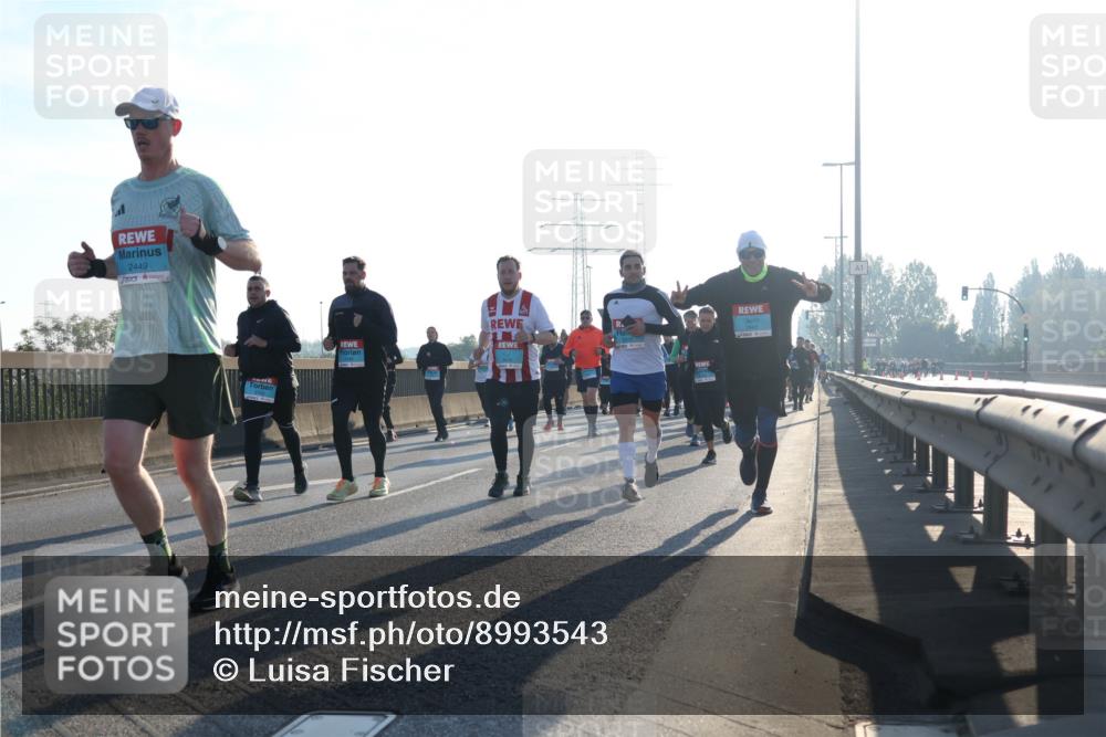 03.10.2025 - Köhlbrandbrückenlauf Luisa Fischer http://msf.ph/oto/8993543 03.10.2025 10:19:45 Position 3 2449 meine-sportfotos.de