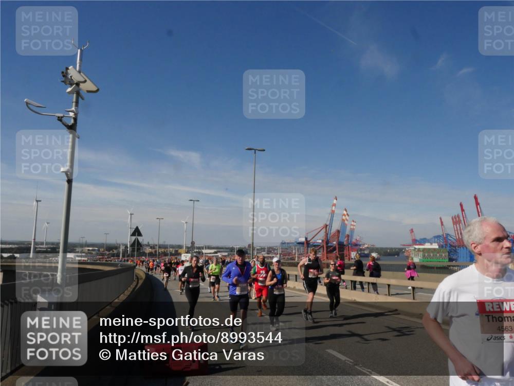 03.10.2025 - Köhlbrandbrückenlauf Matties Gatica Varas http://msf.ph/oto/8993544 03.10.2025 12:46:29 Position 2 4563 meine-sportfotos.de