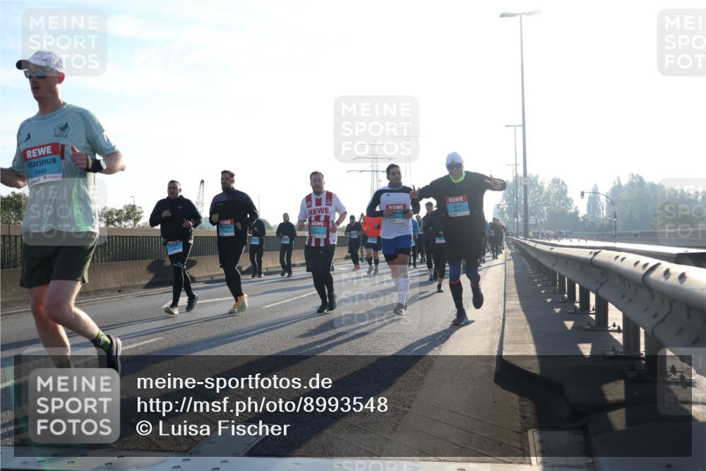 03.10.2025 - Köhlbrandbrückenlauf Luisa Fischer http://msf.ph/oto/8993548 03.10.2025 10:19:46 Position 3 2449 meine-sportfotos.de