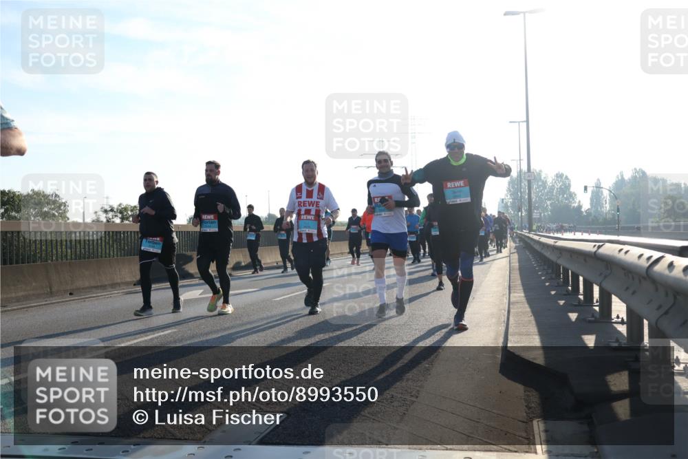 03.10.2025 - Köhlbrandbrückenlauf Luisa Fischer http://msf.ph/oto/8993550 03.10.2025 10:19:46 Position 3  meine-sportfotos.de