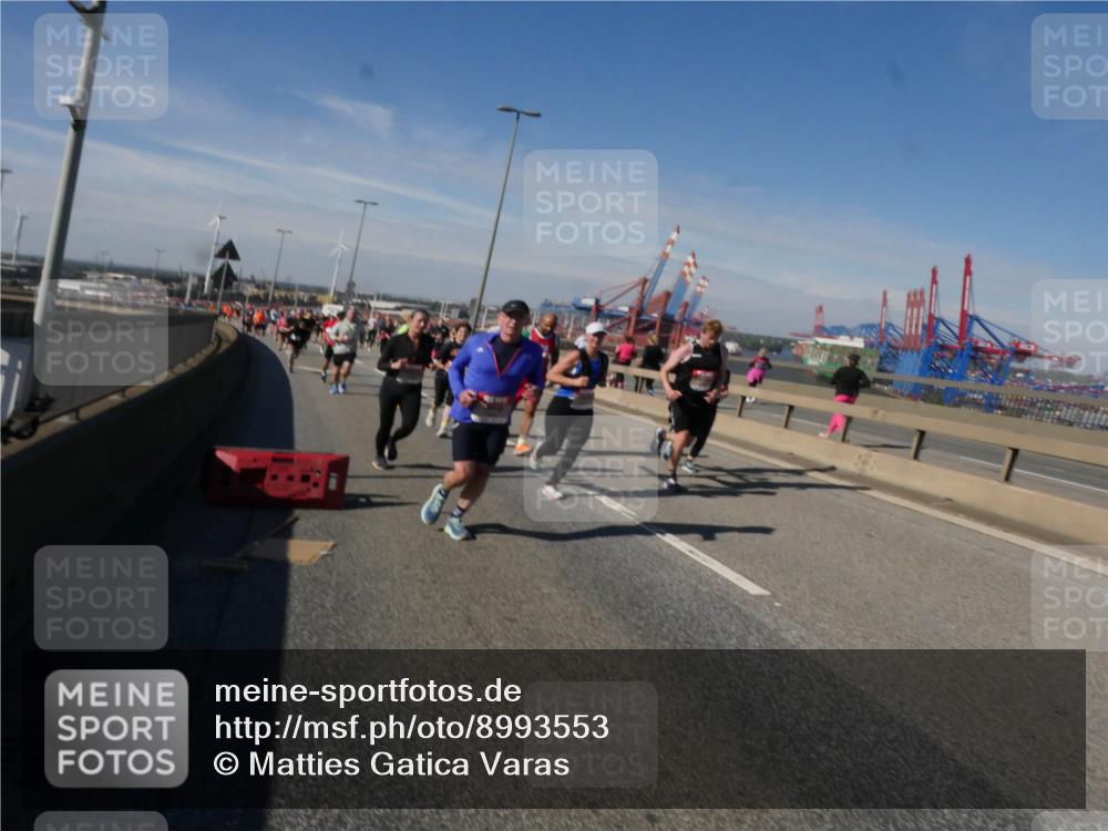 03.10.2025 - Köhlbrandbrückenlauf Matties Gatica Varas http://msf.ph/oto/8993553 03.10.2025 12:46:30 Position 2  meine-sportfotos.de