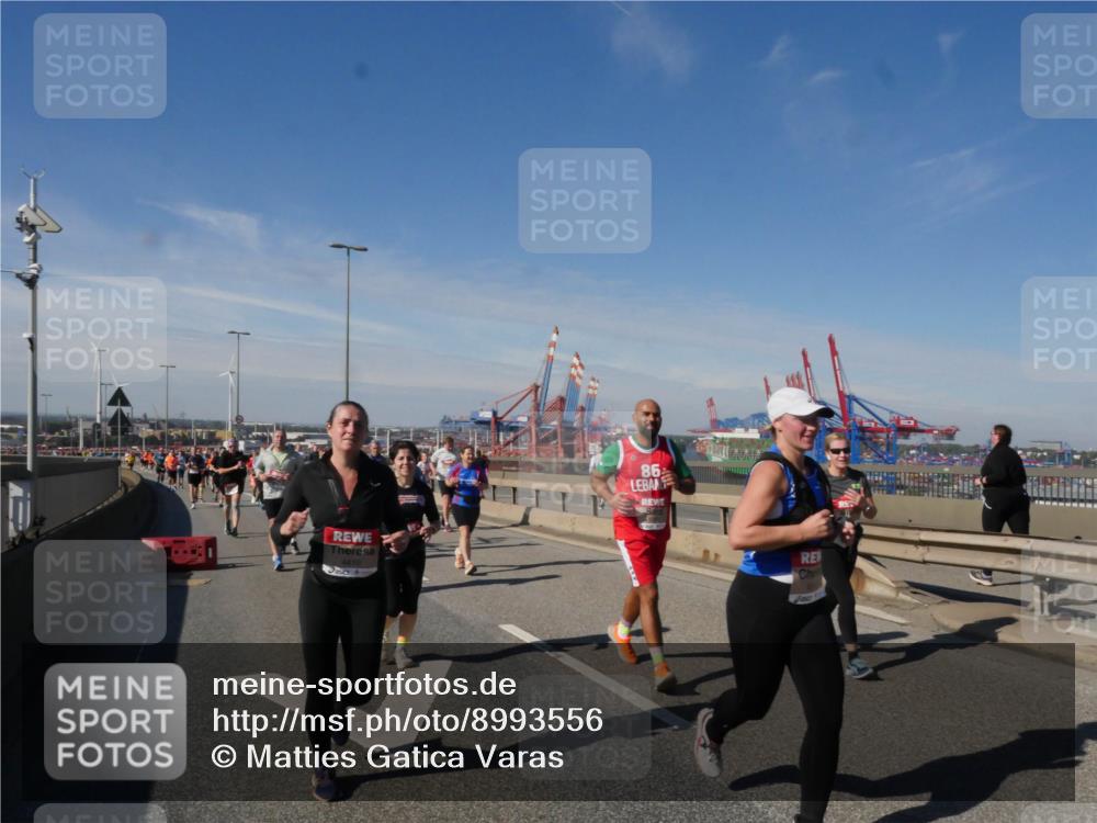 03.10.2025 - Köhlbrandbrückenlauf Matties Gatica Varas http://msf.ph/oto/8993556 03.10.2025 12:46:35 Position 2 4410, 86 meine-sportfotos.de