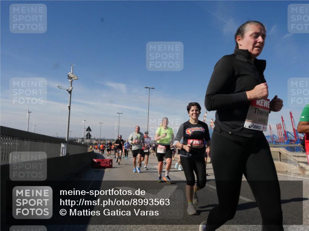 03.10.2025 - Köhlbrandbrückenlauf Matties Gatica Varas http://msf.ph/oto/8993563 03.10.2025 12:46:35 Position 2 4410 meine-sportfotos.de