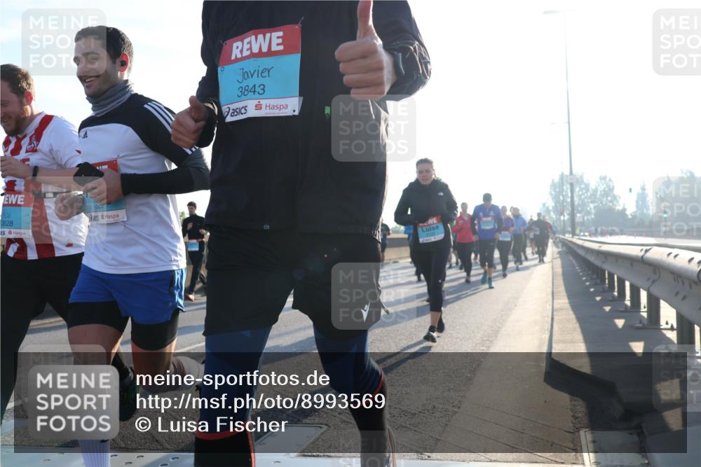 03.10.2025 - Köhlbrandbrückenlauf Luisa Fischer http://msf.ph/oto/8993569 03.10.2025 10:19:48 Position 3 3828, 1820, 3843 meine-sportfotos.de