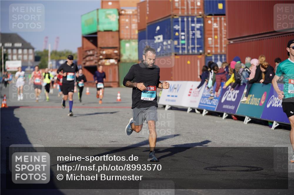 03.10.2025 - Köhlbrandbrückenlauf Michael Burmester http://msf.ph/oto/8993570 03.10.2025 09:54:53 Ziel 1268, 2961, 3193, 3288, 3376, 3527 meine-sportfotos.de