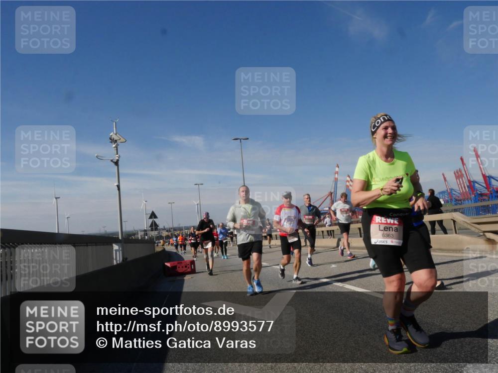 03.10.2025 - Köhlbrandbrückenlauf Matties Gatica Varas http://msf.ph/oto/8993577 03.10.2025 12:46:37 Position 2 6363 meine-sportfotos.de