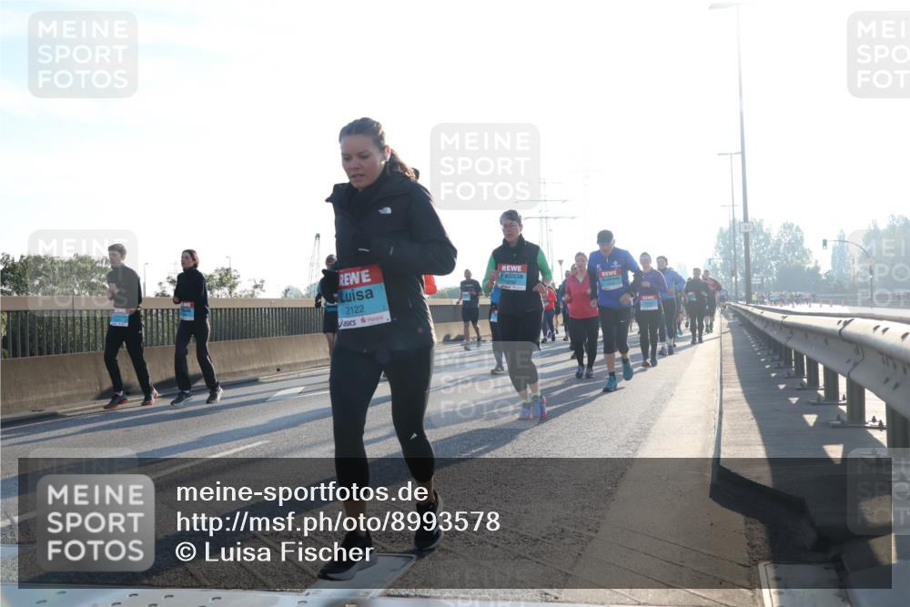 03.10.2025 - Köhlbrandbrückenlauf Luisa Fischer http://msf.ph/oto/8993578 03.10.2025 10:19:49 Position 3 2122 meine-sportfotos.de