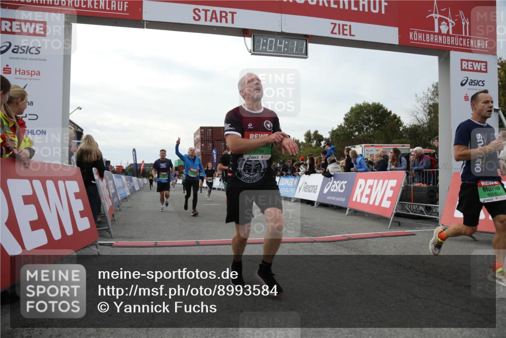 03.10.2025 - Köhlbrandbrückenlauf Yannick Fuchs http://msf.ph/oto/8993584 03.10.2025 16:04:09 Ziel 7281, 7297, 7392, 7451, 7466, 7599, 7611, 7798, 8082, 9149, 9306, 9377, 9562, 9618 meine-sportfotos.de