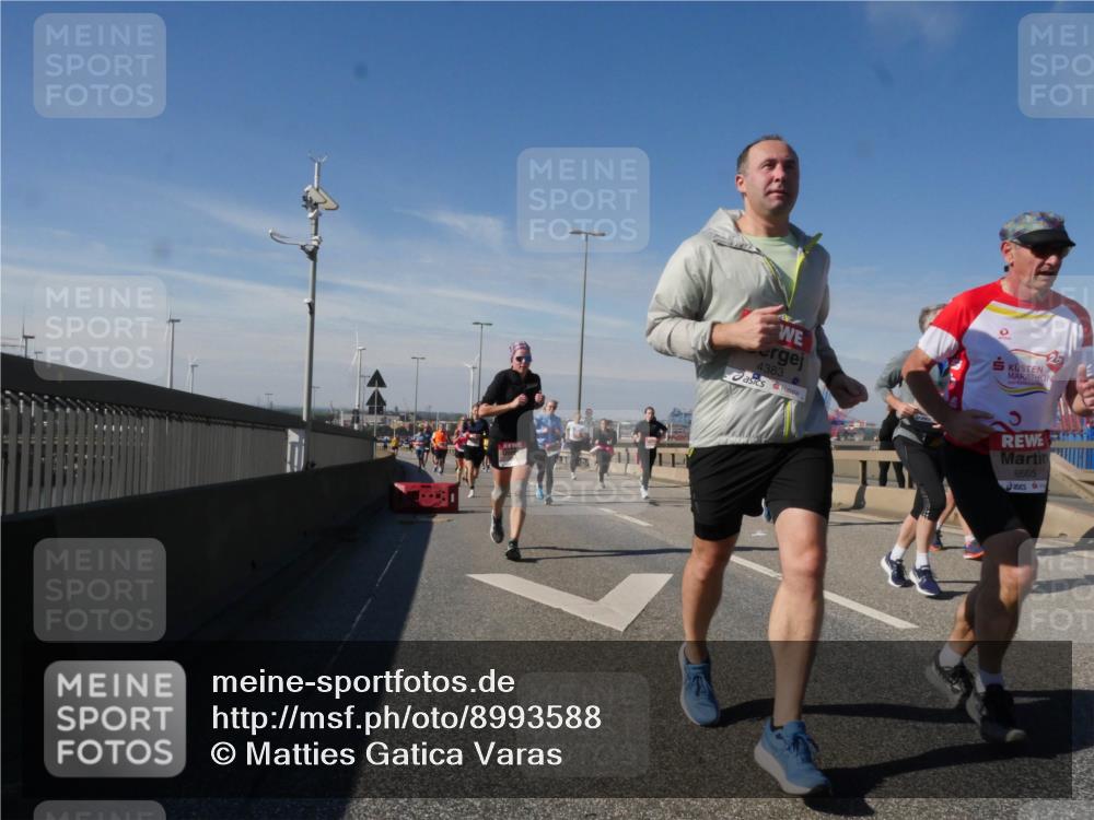 03.10.2025 - Köhlbrandbrückenlauf Matties Gatica Varas http://msf.ph/oto/8993588 03.10.2025 12:46:38 Position 2 4383, 6665 meine-sportfotos.de