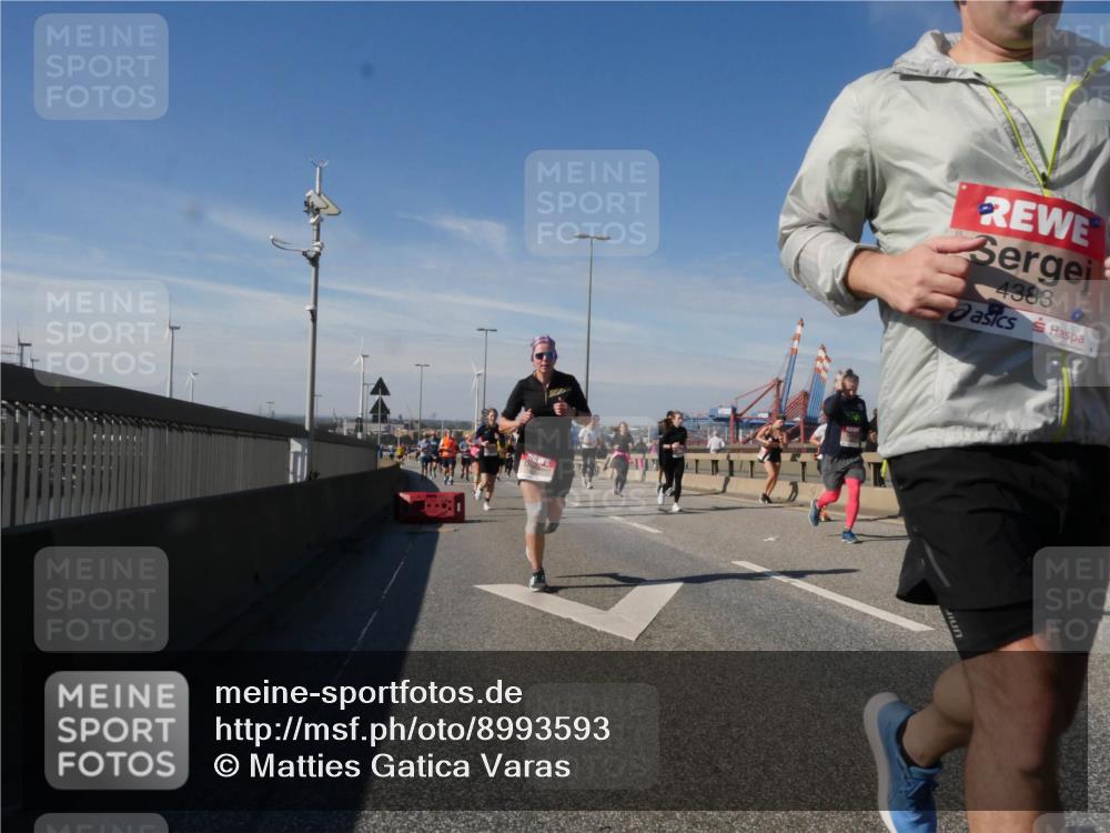 03.10.2025 - Köhlbrandbrückenlauf Matties Gatica Varas http://msf.ph/oto/8993593 03.10.2025 12:46:39 Position 2 4383 meine-sportfotos.de