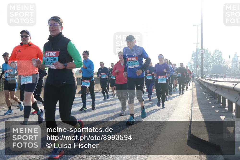 03.10.2025 - Köhlbrandbrückenlauf Luisa Fischer http://msf.ph/oto/8993594 03.10.2025 10:19:50 Position 3 2007, 3582, 3509 meine-sportfotos.de