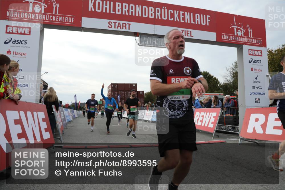 03.10.2025 - Köhlbrandbrückenlauf Yannick Fuchs http://msf.ph/oto/8993595 03.10.2025 16:04:10 Ziel 7281, 7297, 7392, 7451, 7466, 7599, 7611, 7798, 8082, 9149, 9306, 9377, 9562, 9618 meine-sportfotos.de