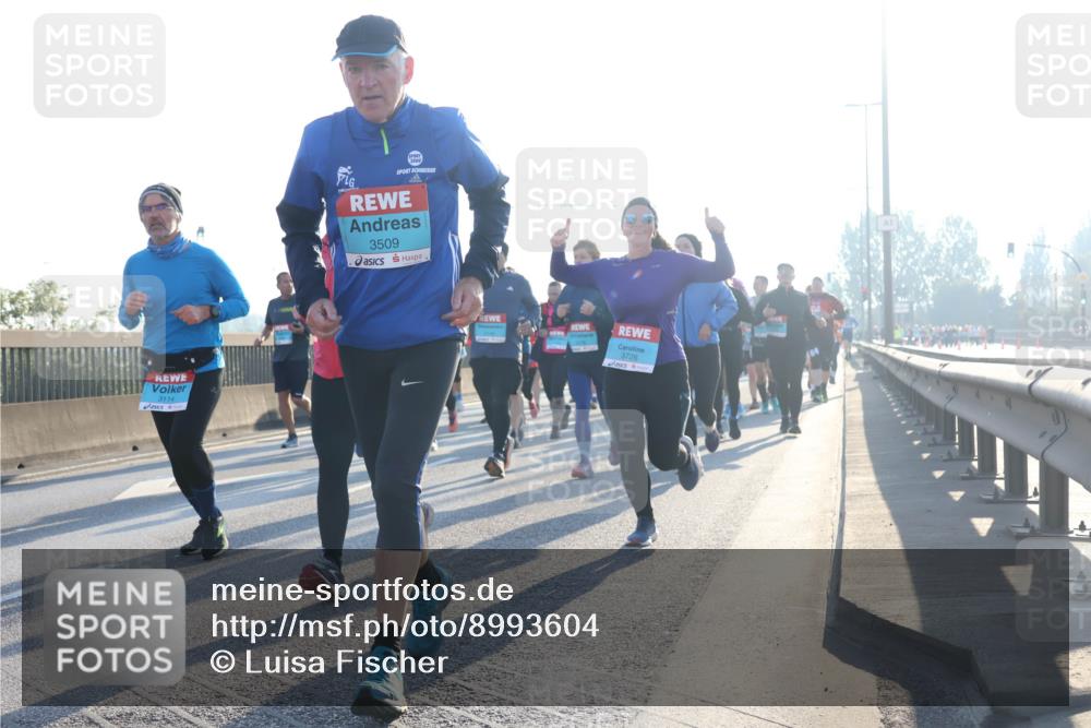 03.10.2025 - Köhlbrandbrückenlauf Luisa Fischer http://msf.ph/oto/8993604 03.10.2025 10:19:51 Position 3 3114, 3509, 3726 meine-sportfotos.de