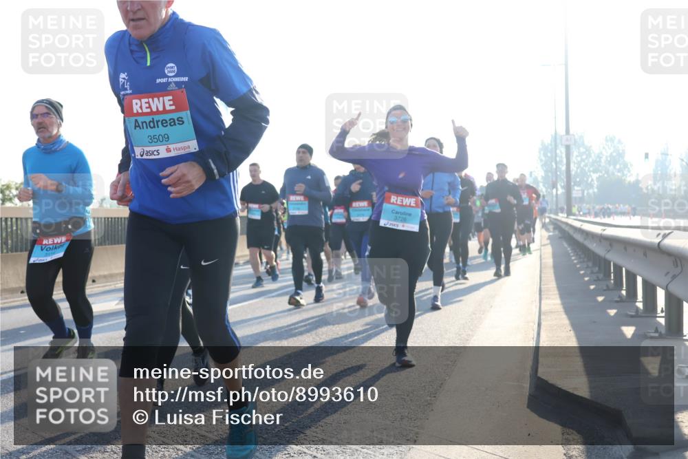 03.10.2025 - Köhlbrandbrückenlauf Luisa Fischer http://msf.ph/oto/8993610 03.10.2025 10:19:51 Position 3 3114, 2000, 3509, 3726 meine-sportfotos.de