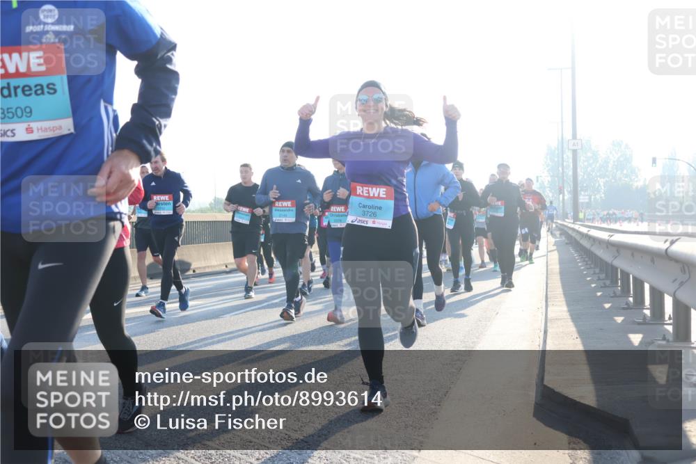03.10.2025 - Köhlbrandbrückenlauf Luisa Fischer http://msf.ph/oto/8993614 03.10.2025 10:19:52 Position 3 2000, 3509, 2140, 3726, 1 meine-sportfotos.de