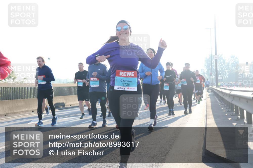 03.10.2025 - Köhlbrandbrückenlauf Luisa Fischer http://msf.ph/oto/8993617 03.10.2025 10:19:52 Position 3 2140, 3726 meine-sportfotos.de