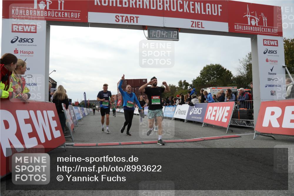 03.10.2025 - Köhlbrandbrückenlauf Yannick Fuchs http://msf.ph/oto/8993622 03.10.2025 16:04:10 Ziel 7281, 7297, 7392, 7451, 7466, 7599, 7611, 7798, 8082, 9149, 9306, 9377, 9562, 9618 meine-sportfotos.de