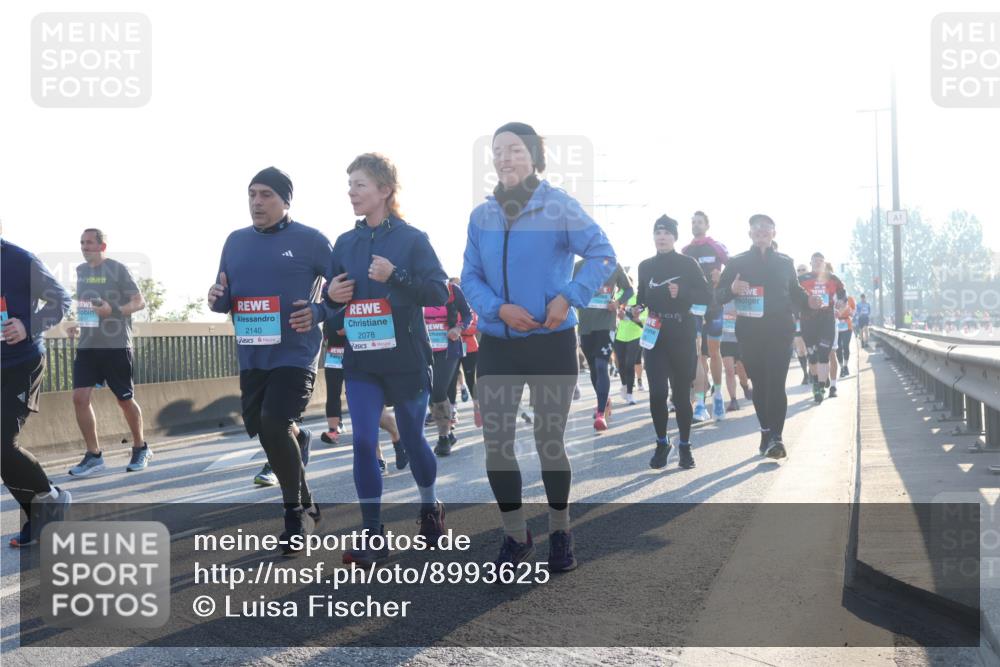 03.10.2025 - Köhlbrandbrückenlauf Luisa Fischer http://msf.ph/oto/8993625 03.10.2025 10:19:53 Position 3 2140, 2078 meine-sportfotos.de