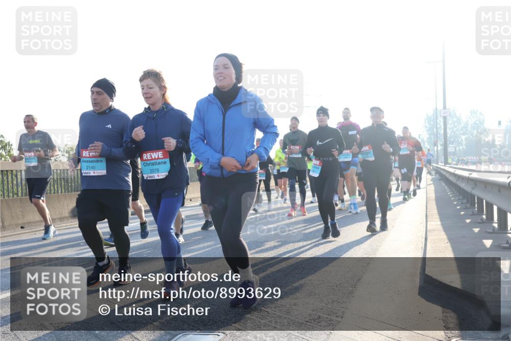 03.10.2025 - Köhlbrandbrückenlauf Luisa Fischer http://msf.ph/oto/8993629 03.10.2025 10:19:53 Position 3 2140, 2078 meine-sportfotos.de
