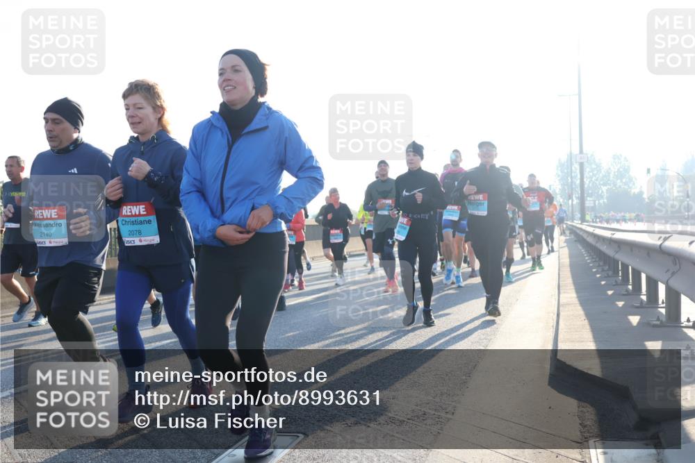 03.10.2025 - Köhlbrandbrückenlauf Luisa Fischer http://msf.ph/oto/8993631 03.10.2025 10:19:54 Position 3 2140, 2078 meine-sportfotos.de