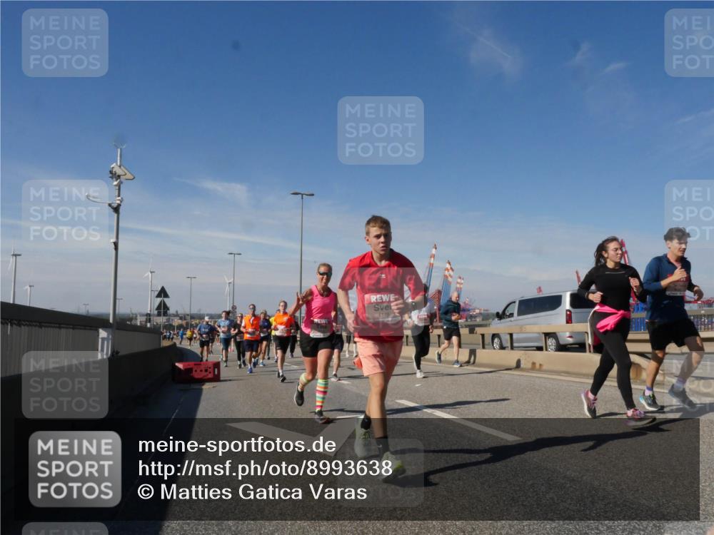 03.10.2025 - Köhlbrandbrückenlauf Matties Gatica Varas http://msf.ph/oto/8993638 03.10.2025 12:46:44 Position 2 4146 meine-sportfotos.de