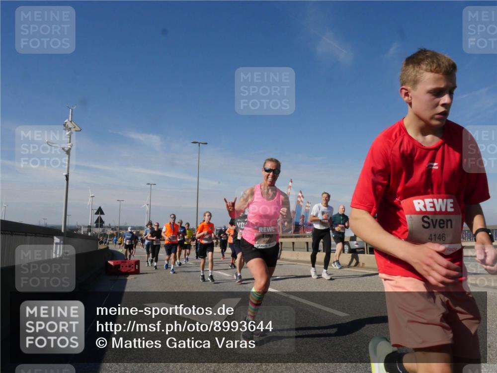 03.10.2025 - Köhlbrandbrückenlauf Matties Gatica Varas http://msf.ph/oto/8993644 03.10.2025 12:46:45 Position 2 4612, 4146 meine-sportfotos.de