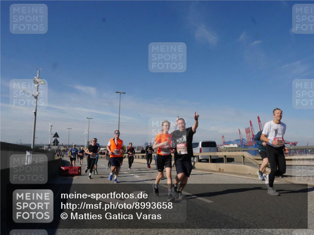 03.10.2025 - Köhlbrandbrückenlauf Matties Gatica Varas http://msf.ph/oto/8993658 03.10.2025 12:46:47 Position 2  meine-sportfotos.de