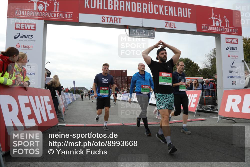 03.10.2025 - Köhlbrandbrückenlauf Yannick Fuchs http://msf.ph/oto/8993668 03.10.2025 16:04:11 Ziel 7297, 7392, 7451, 7466, 7599, 7611, 7798, 8082, 9010, 9149, 9306, 9377, 9562, 9618 meine-sportfotos.de