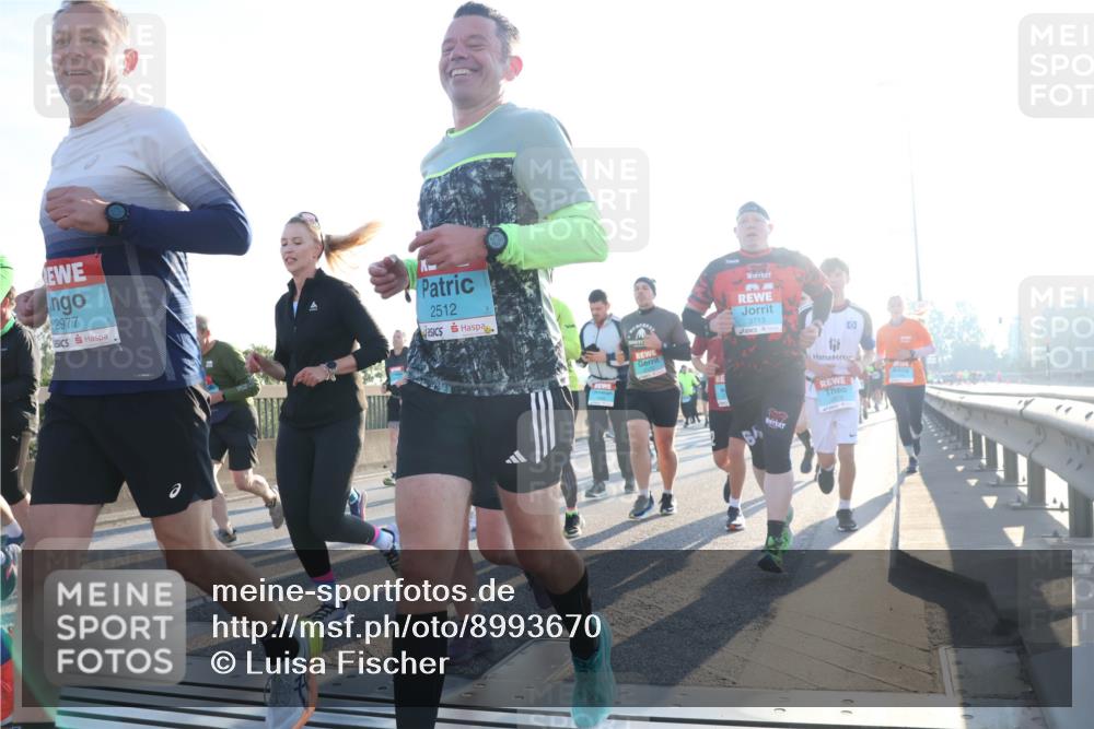 03.10.2025 - Köhlbrandbrückenlauf Luisa Fischer http://msf.ph/oto/8993670 03.10.2025 10:19:58 Position 3 2977, 2512, 3713, 3 meine-sportfotos.de