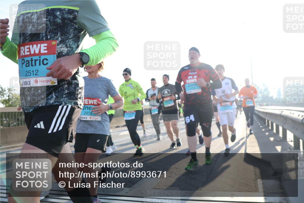 03.10.2025 - Köhlbrandbrückenlauf Luisa Fischer http://msf.ph/oto/8993671 03.10.2025 10:19:58 Position 3 2512, 2978, 3713, 64 meine-sportfotos.de