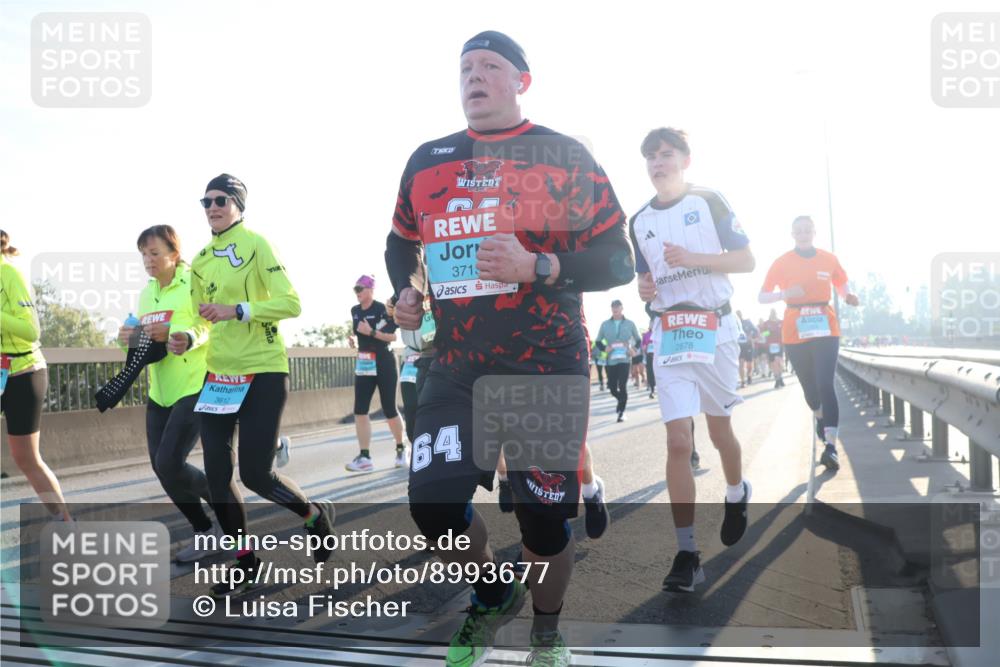 03.10.2025 - Köhlbrandbrückenlauf Luisa Fischer http://msf.ph/oto/8993677 03.10.2025 10:19:59 Position 3 3612, 371, 64, 2878 meine-sportfotos.de