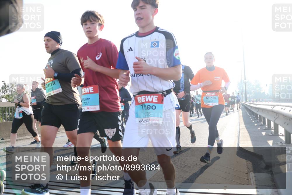 03.10.2025 - Köhlbrandbrückenlauf Luisa Fischer http://msf.ph/oto/8993684 03.10.2025 10:19:59 Position 3 2172, 3727, 278, 1858 meine-sportfotos.de