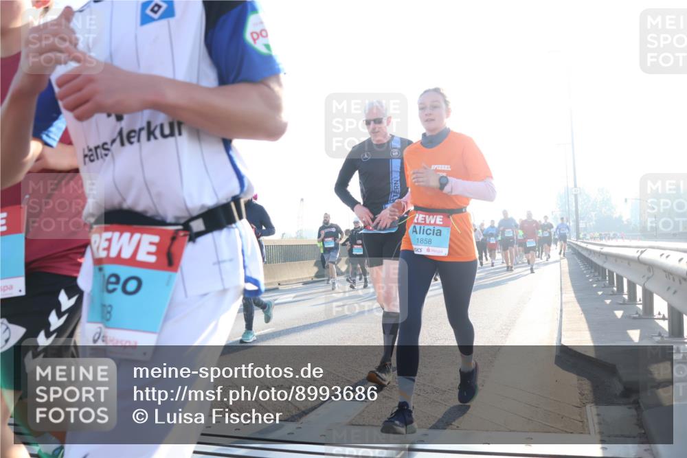 03.10.2025 - Köhlbrandbrückenlauf Luisa Fischer http://msf.ph/oto/8993686 03.10.2025 10:20:00 Position 3 18, 1858 meine-sportfotos.de