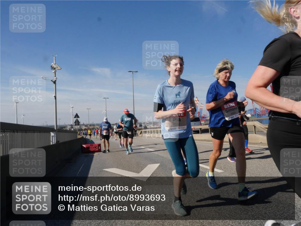 03.10.2025 - Köhlbrandbrückenlauf Matties Gatica Varas http://msf.ph/oto/8993693 03.10.2025 12:46:50 Position 2 4232, 4509 meine-sportfotos.de