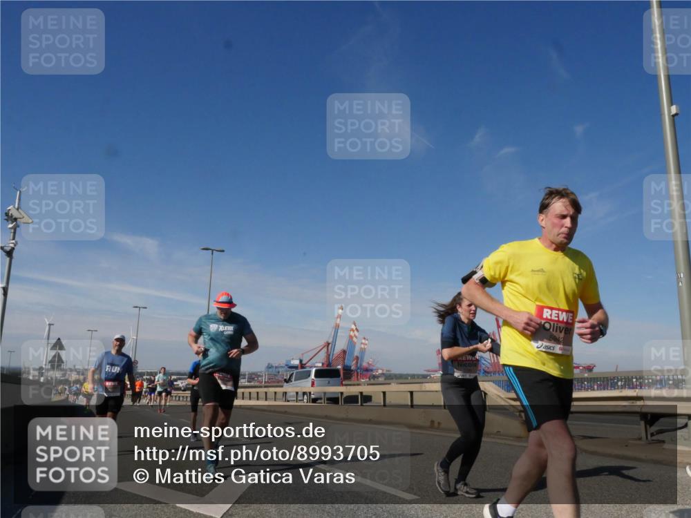 03.10.2025 - Köhlbrandbrückenlauf Matties Gatica Varas http://msf.ph/oto/8993705 03.10.2025 12:46:52 Position 2 5942 meine-sportfotos.de