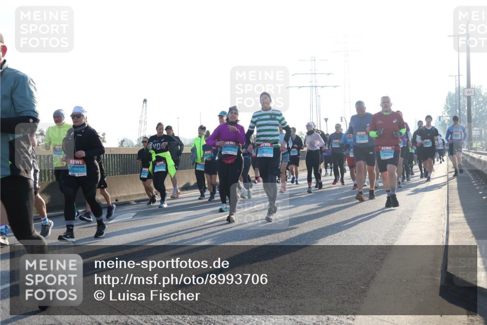 03.10.2025 - Köhlbrandbrückenlauf Luisa Fischer http://msf.ph/oto/8993706 03.10.2025 10:20:02 Position 3 1 meine-sportfotos.de