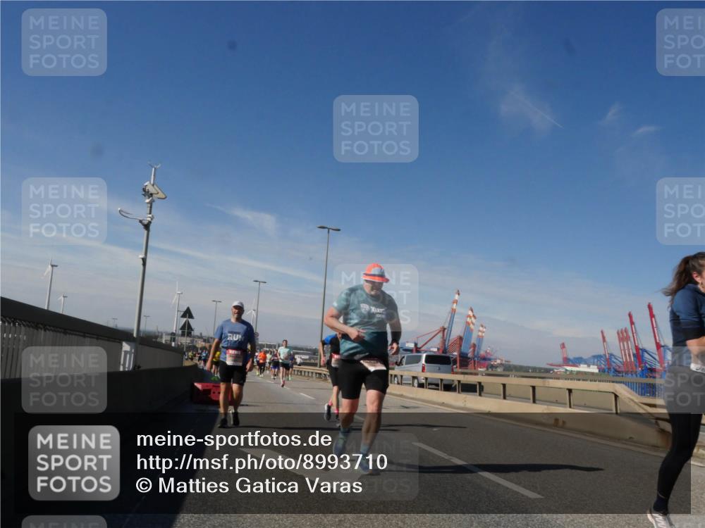 03.10.2025 - Köhlbrandbrückenlauf Matties Gatica Varas http://msf.ph/oto/8993710 03.10.2025 12:46:52 Position 2  meine-sportfotos.de