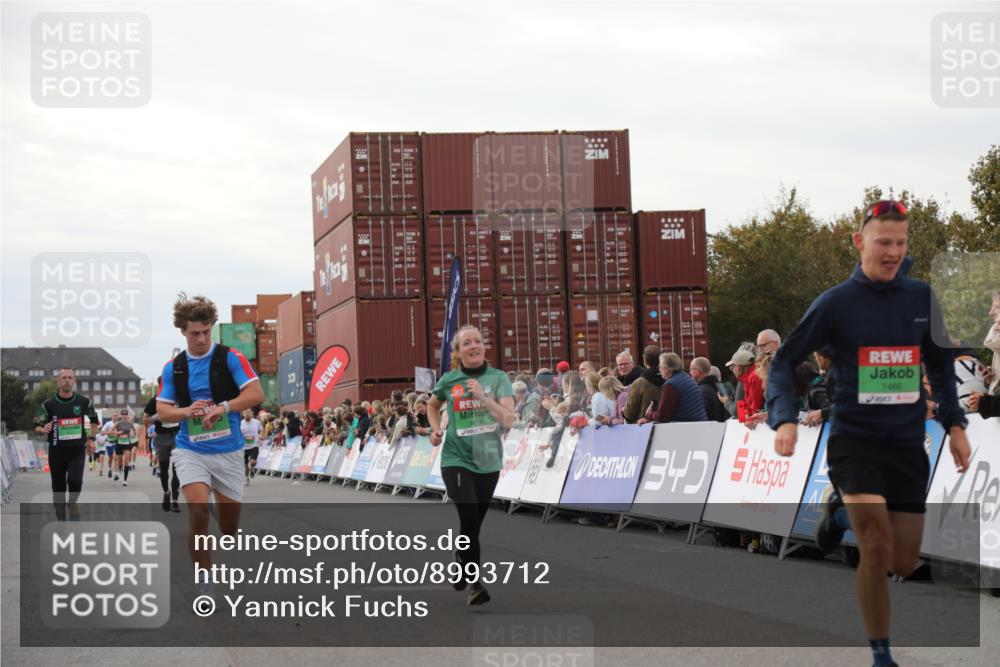 03.10.2025 - Köhlbrandbrückenlauf Yannick Fuchs http://msf.ph/oto/8993712 03.10.2025 16:04:13 Ziel 7297, 7392, 7451, 7466, 7611, 8082, 9010, 9149, 9562, 9618 meine-sportfotos.de