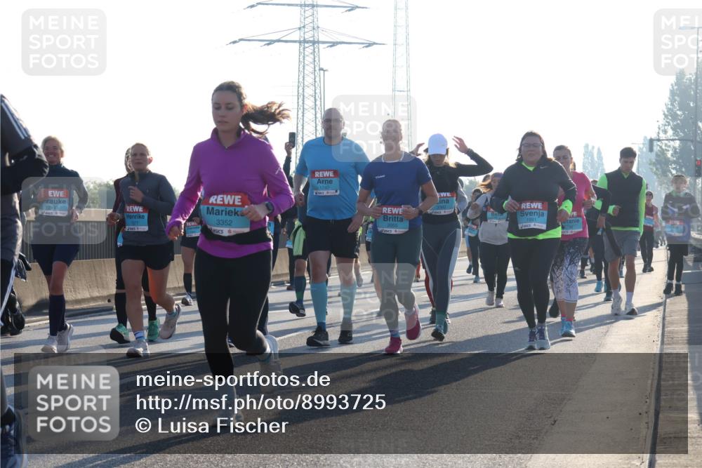 03.10.2025 - Köhlbrandbrückenlauf Luisa Fischer http://msf.ph/oto/8993725 03.10.2025 10:20:15 Position 3 2493, 3352, 1740, 2055, 1991 meine-sportfotos.de