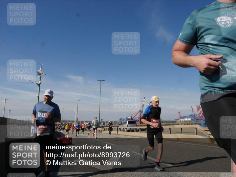 03.10.2025 - Köhlbrandbrückenlauf Matties Gatica Varas http://msf.ph/oto/8993726 03.10.2025 12:46:54 Position 2  meine-sportfotos.de