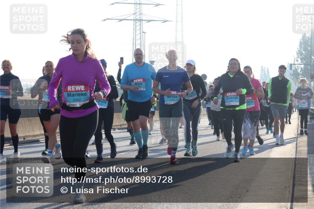 03.10.2025 - Köhlbrandbrückenlauf Luisa Fischer http://msf.ph/oto/8993728 03.10.2025 10:20:15 Position 3 24, 3352, 3110, 740, 2055, 1991 meine-sportfotos.de