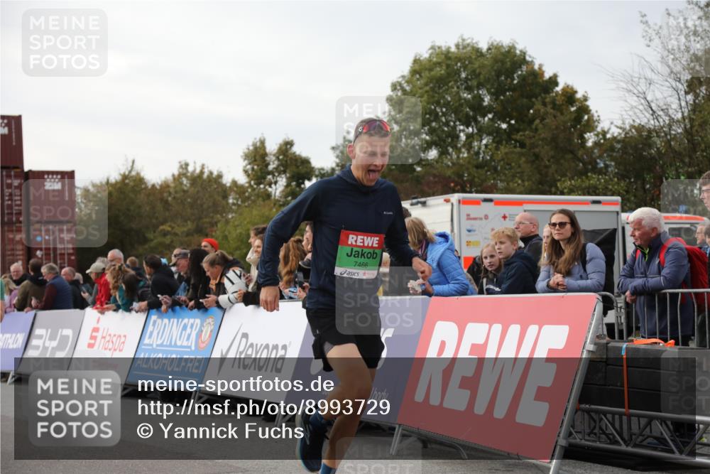 03.10.2025 - Köhlbrandbrückenlauf Yannick Fuchs http://msf.ph/oto/8993729 03.10.2025 16:04:13 Ziel 7297, 7392, 7451, 7466, 7611, 8082, 9010, 9149, 9562, 9618 meine-sportfotos.de