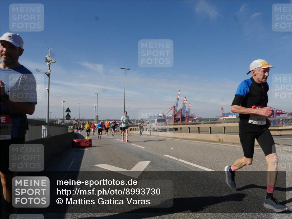 03.10.2025 - Köhlbrandbrückenlauf Matties Gatica Varas http://msf.ph/oto/8993730 03.10.2025 12:46:55 Position 2 6318 meine-sportfotos.de