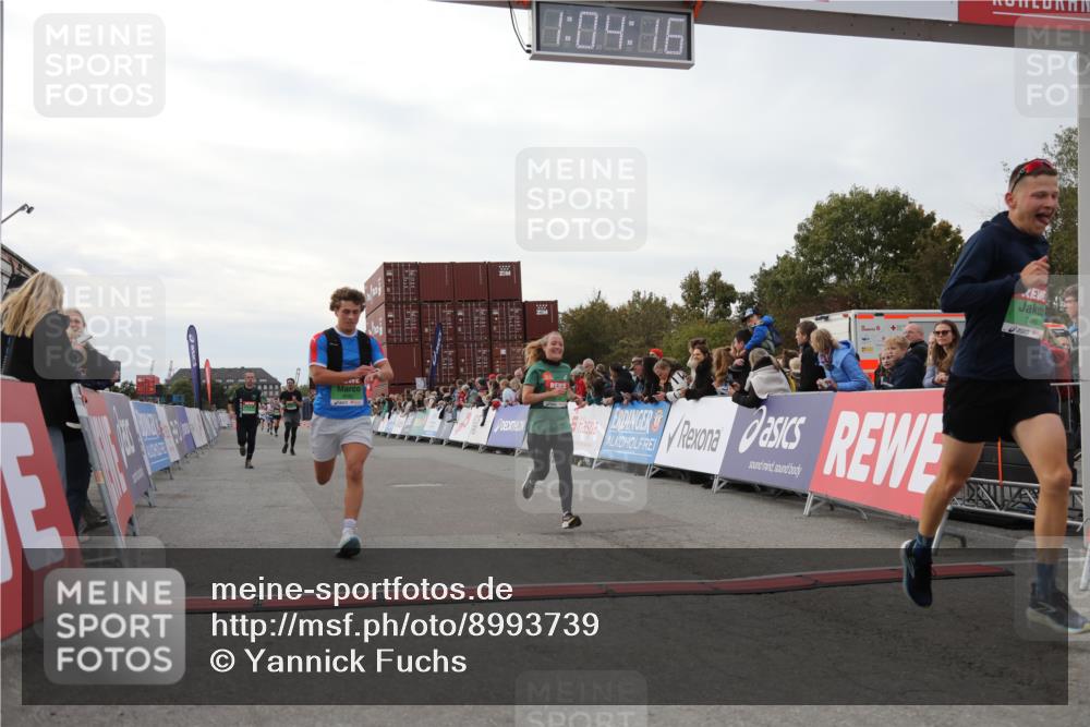 03.10.2025 - Köhlbrandbrückenlauf Yannick Fuchs http://msf.ph/oto/8993739 03.10.2025 16:04:14 Ziel 7297, 7392, 7451, 7466, 7611, 8082, 9010, 9149, 9562, 9618 meine-sportfotos.de