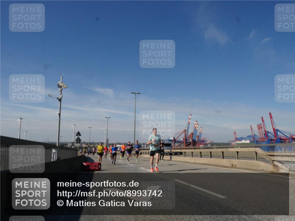 03.10.2025 - Köhlbrandbrückenlauf Matties Gatica Varas http://msf.ph/oto/8993742 03.10.2025 12:46:56 Position 2  meine-sportfotos.de