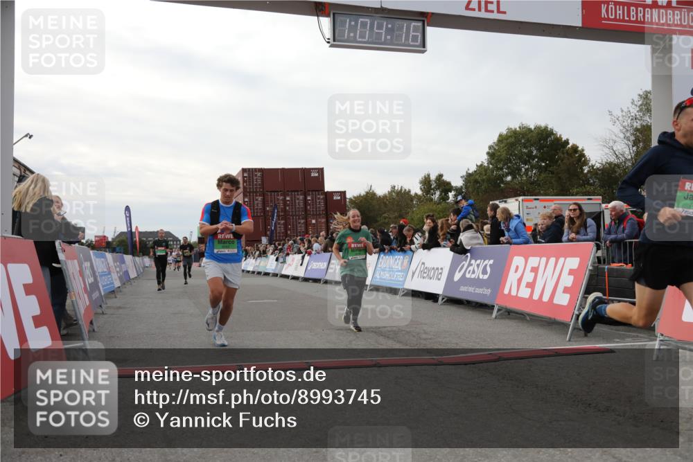 03.10.2025 - Köhlbrandbrückenlauf Yannick Fuchs http://msf.ph/oto/8993745 03.10.2025 16:04:14 Ziel 7297, 7392, 7451, 7466, 7611, 8082, 9010, 9149, 9562, 9618 meine-sportfotos.de